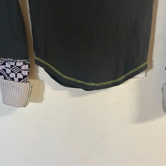 FREE PEOPLE She’s Reversible Cuff Crew Neck Long Sleeve Women’s XS - Picture 4 of 13